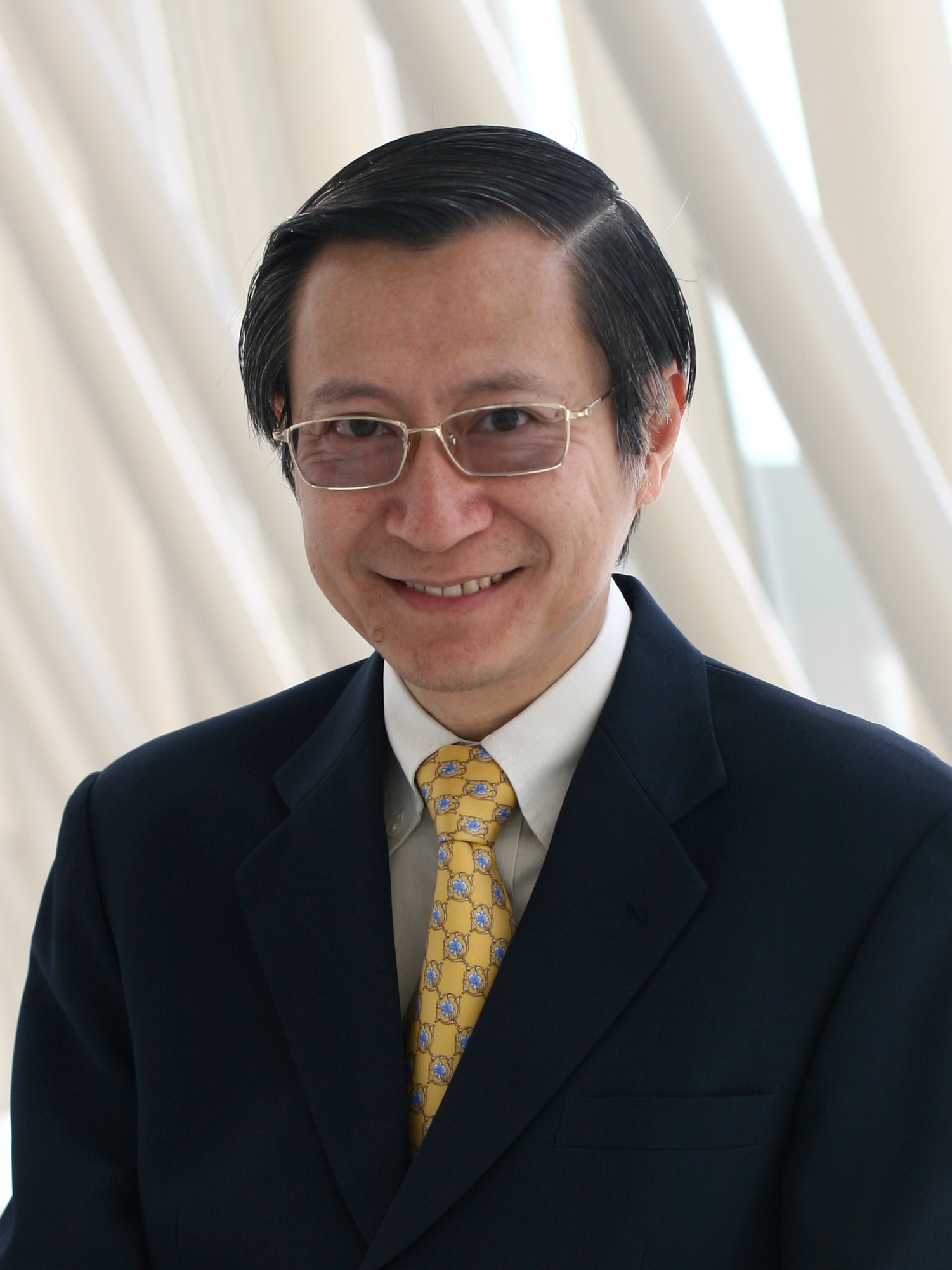Headshot of Lawrence Wong